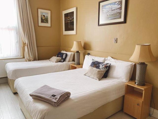 Rose Lodge Guest House Cork Exteriör bild